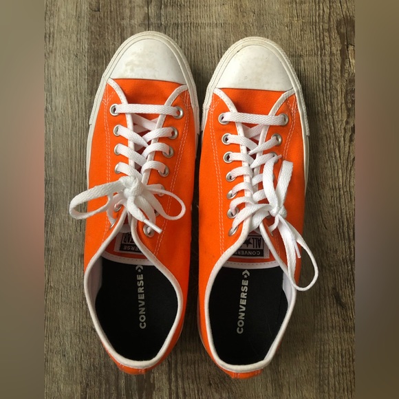 Orange Converse Women’s 12 Men’s 10 - Picture 2 of 4